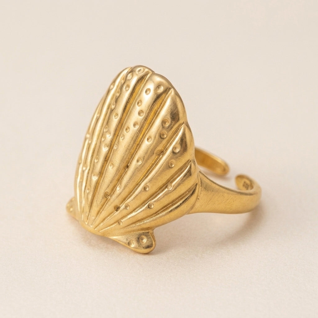 Schelp Statement Ring